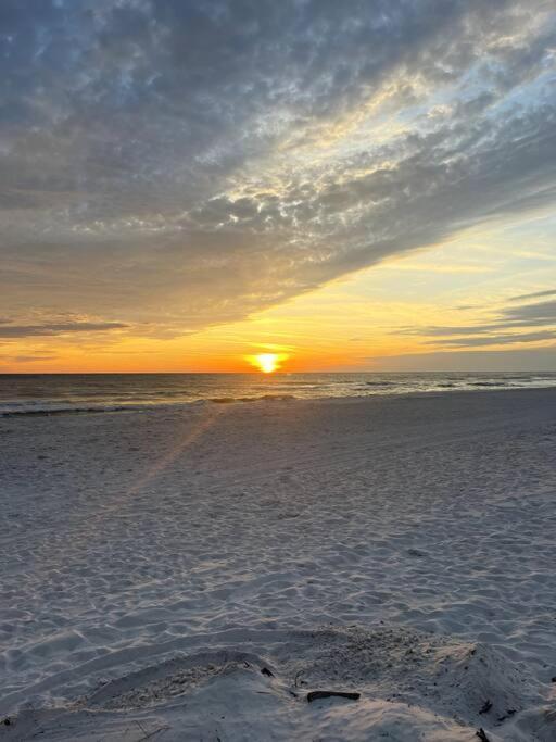 Lazy Palm 4 Pools Short Walk To Beach! Sleeps 5! Panama City Beach Extérieur photo