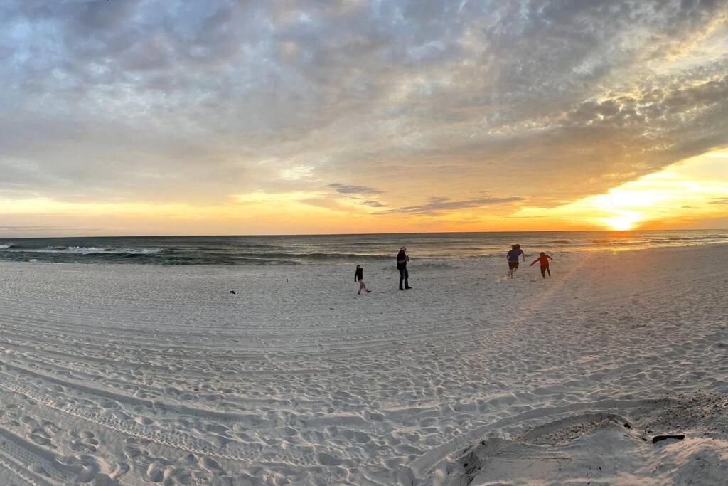 Lazy Palm 4 Pools Short Walk To Beach! Sleeps 5! Panama City Beach Extérieur photo